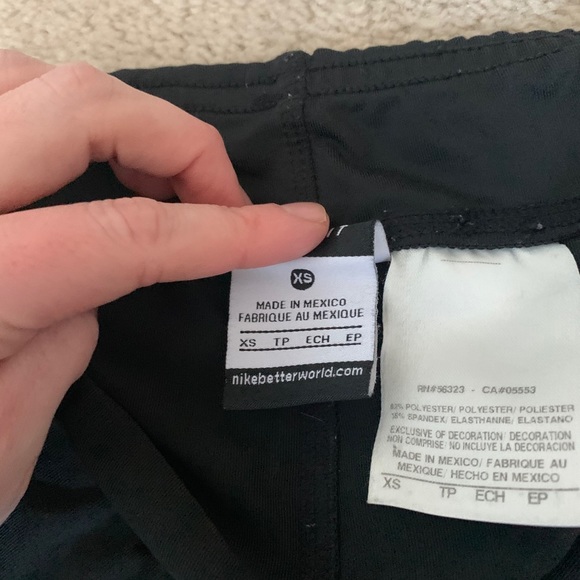 Nike workout shorts - Picture 2 of 2